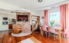 Lumina luxury apart with jaccuzi next to Piotrkowska Street